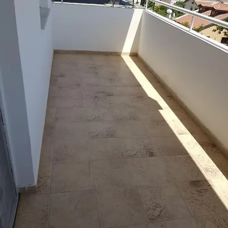 Property Direct Fleming Apartment *